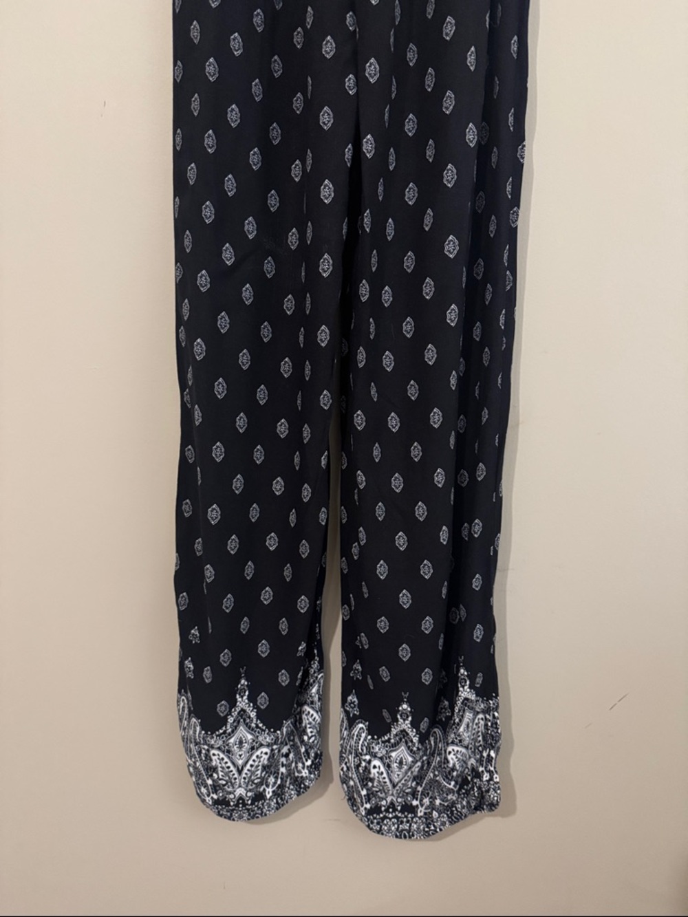 NWT- Kingston Grey Juniors' Full Length Wide-Leg Pants - black/white, Medium - Picture 9 of 10